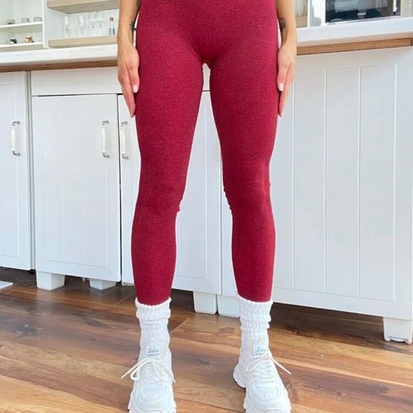 Burgundy stretchy gym leeging squat prove in different color - Picture 4 of 4